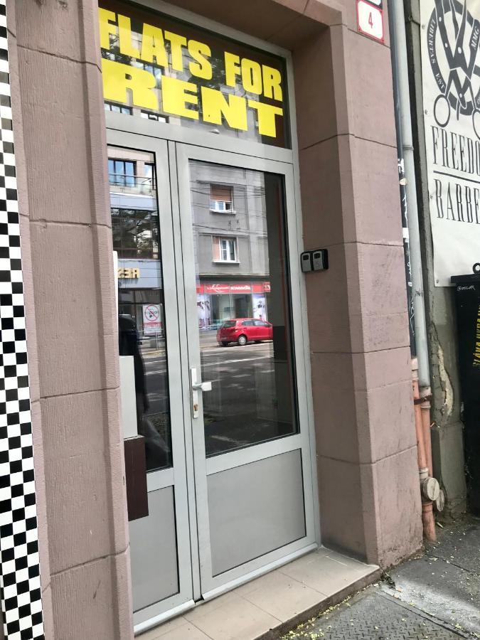 De Luxe 4 May Plaza Bratislava Extérieur photo