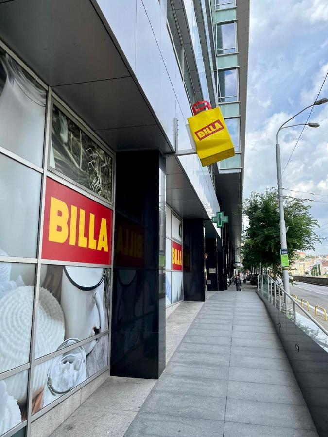 De Luxe 4 May Plaza Bratislava Extérieur photo
